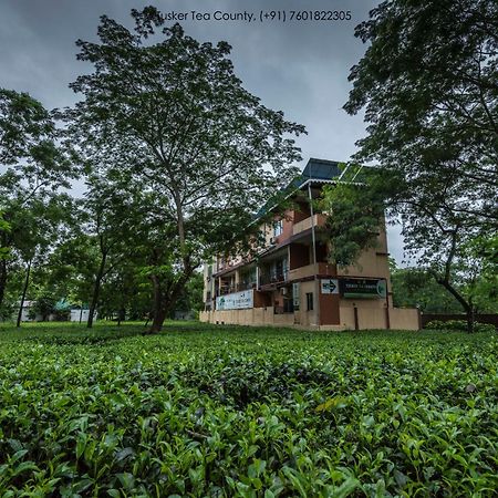 Tusker Tea County Hotel Chalsa Bagian luar foto