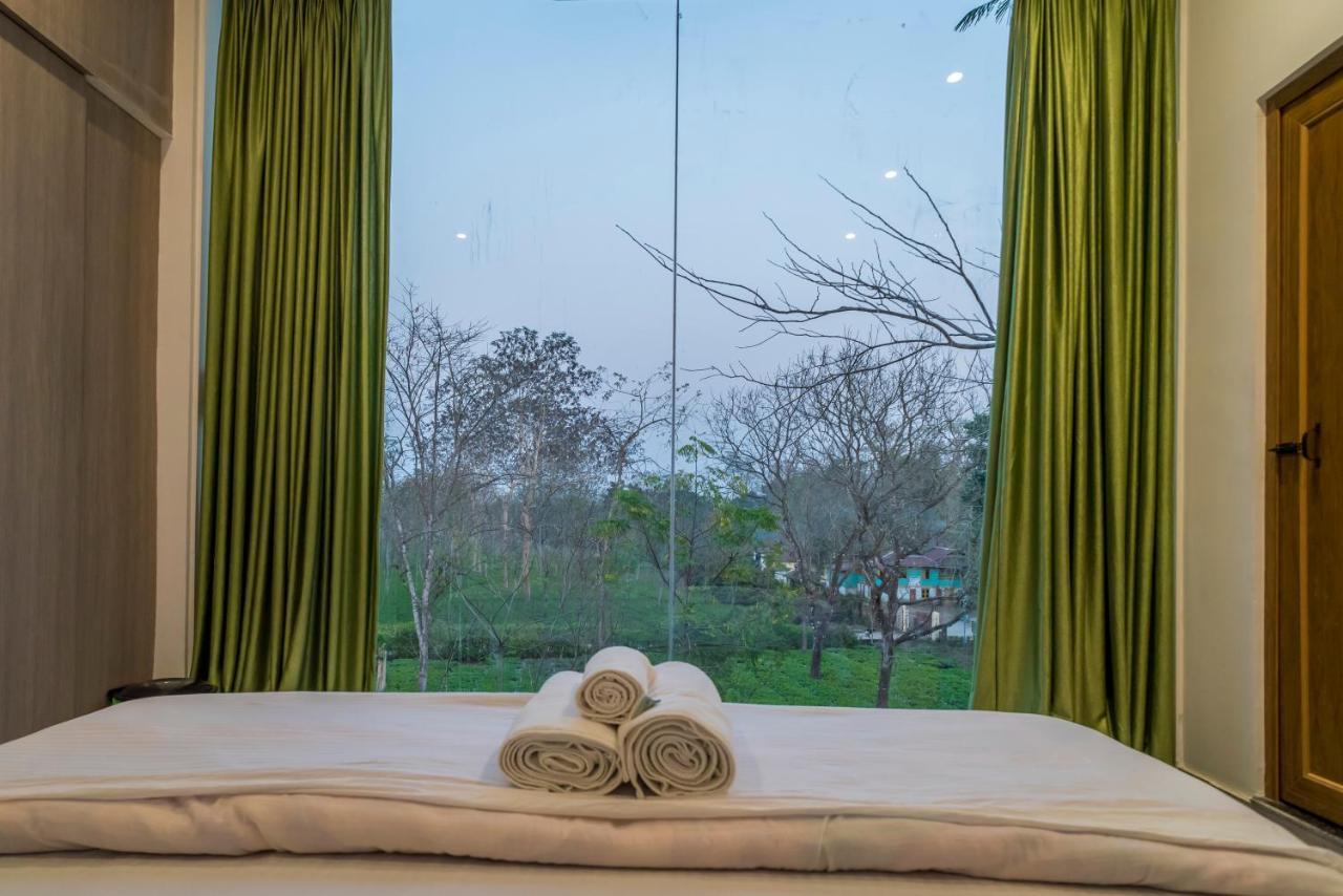 Tusker Tea County Hotel Chalsa Bagian luar foto