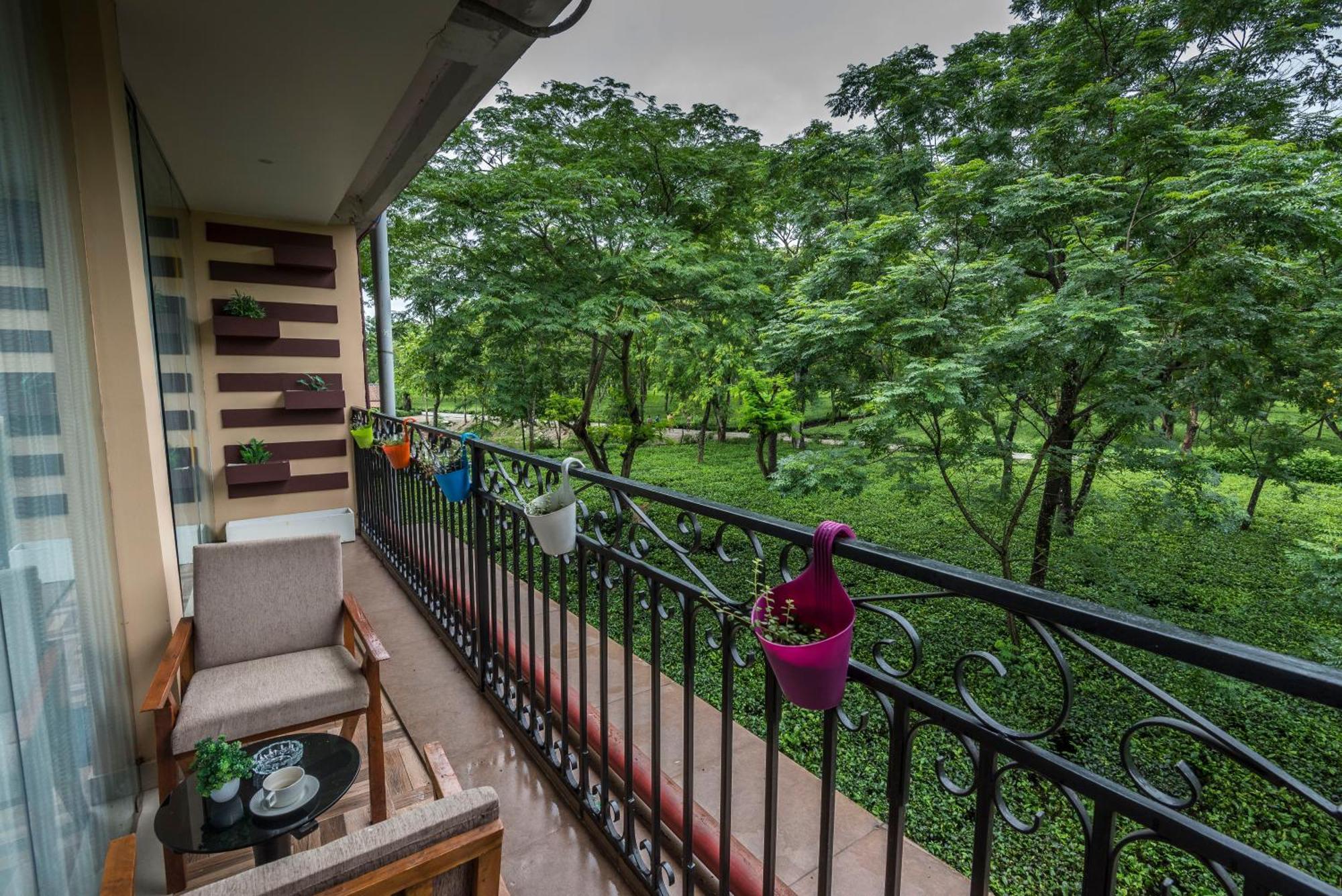 Tusker Tea County Hotel Chalsa Bagian luar foto
